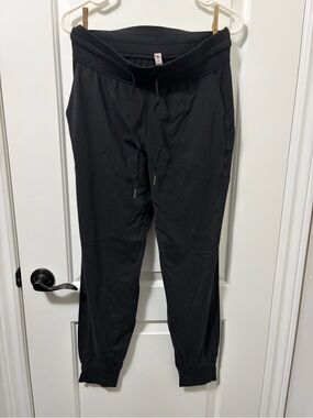 Lululemon black jogger